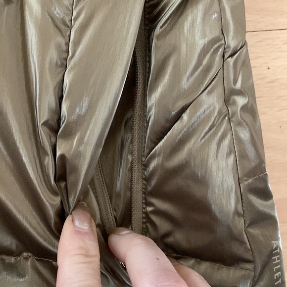 NWOT Metallic Gold Athleta Vest - Picture 2 of 4